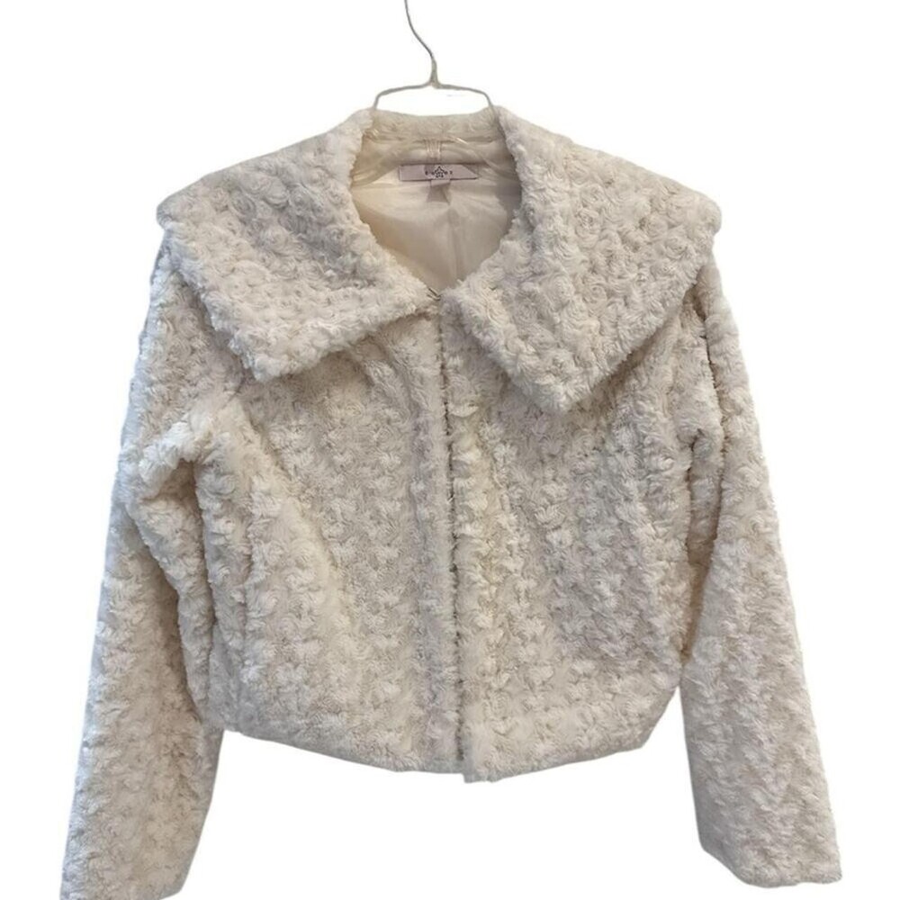Vintage Ivory Faux Fur Rosette Cropped Jacket – Shawl Collar, Hook-and-Eye RARE